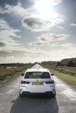 BMW 330i Touring M Sport 2019 года (UK)